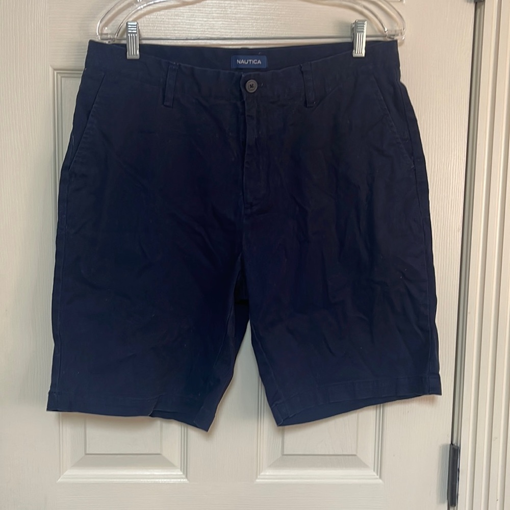 Nautica Navy blue shorts. The Deck short / classic fit stretch. Size 34